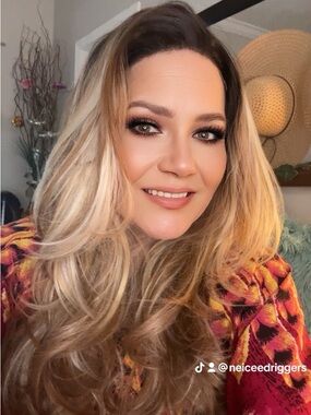 Blonde Layered Lace Front Wig - Natural Honey Blonde